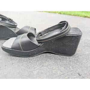 Women's Black Embossed Leather Chunky Heel Platform Sandals Sz 7 90s Y2K